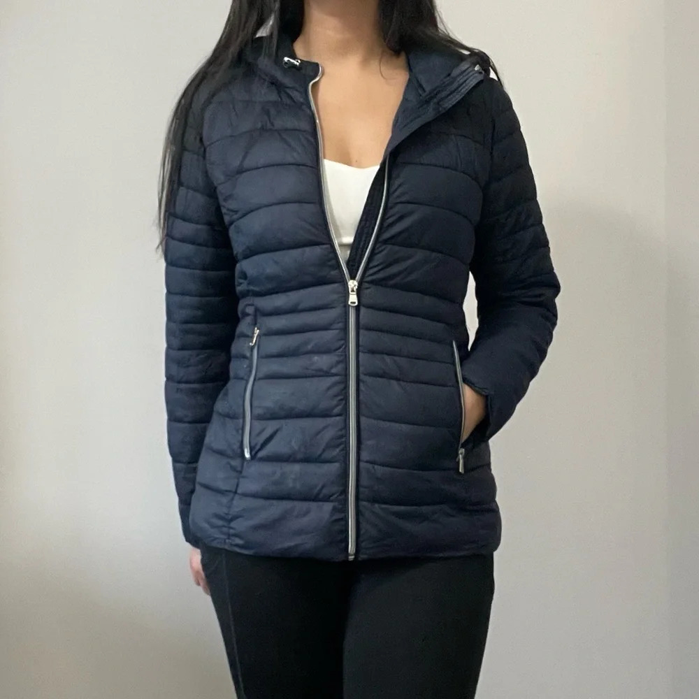 🧥 Woman’s Dark Blue Puffer Jacket  by Point Weather Supply - Size M 🌬️